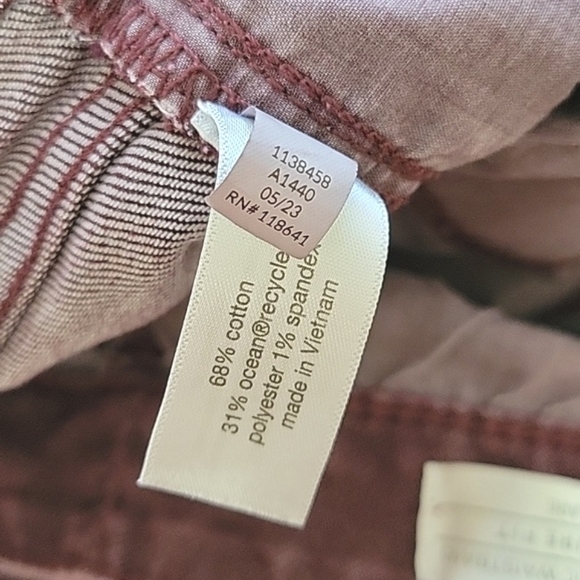 Lane Bryant Maroon Signature Fit Mid Rise Flare Jeans - Size 16 - Picture 9 of 10